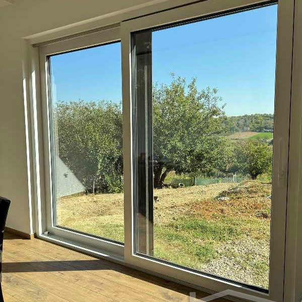 Kuća Prodaja Novi Sad  300 m2