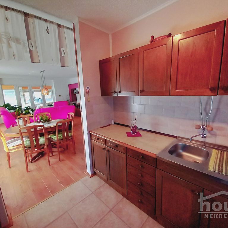 Kuća Prodaja Novi Sad  200 m2