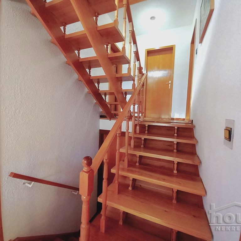 Kuća Prodaja Novi Sad  200 m2