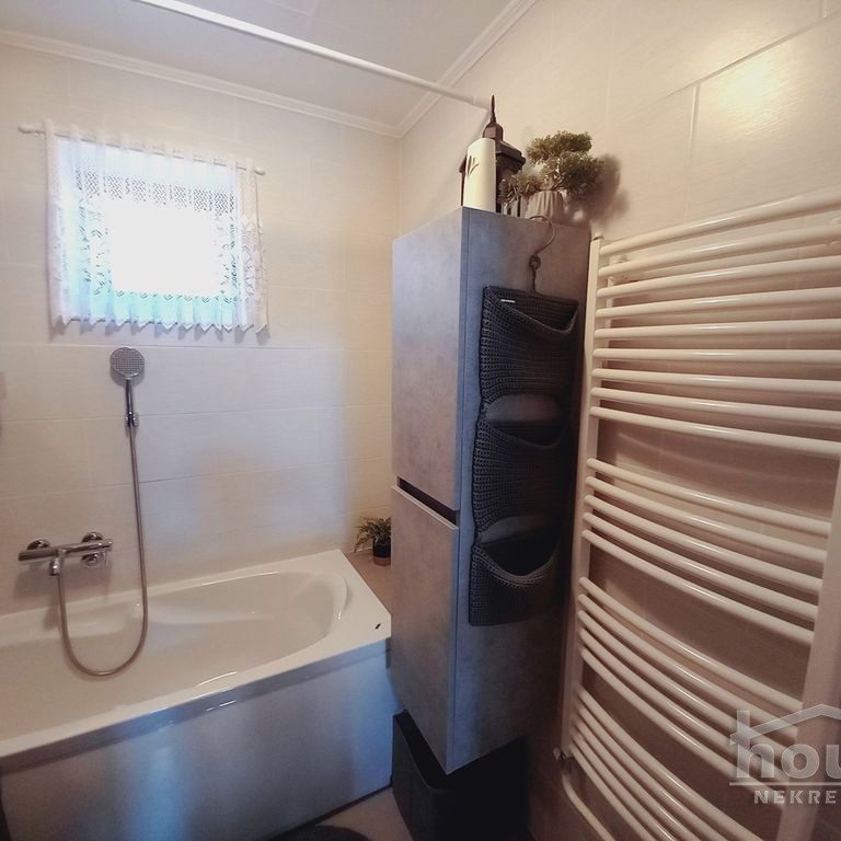 Kuća na prodaju, Bački Petrovac, 200m², 1. sprat, 195.700 €