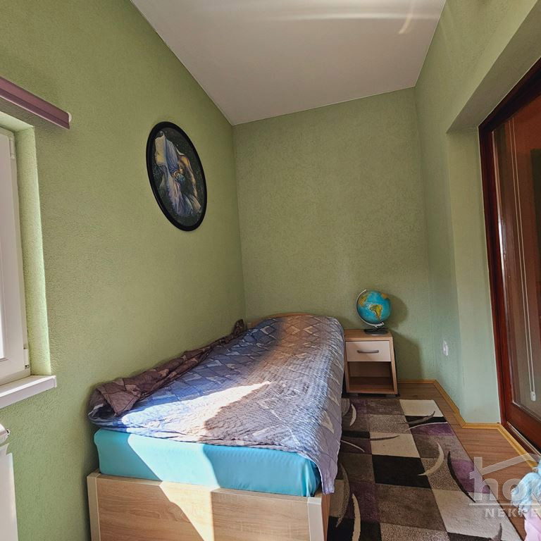 Kuća na prodaju, Banstol, Sremski Karlovci, 132m², 1. sprat, 140.000 €