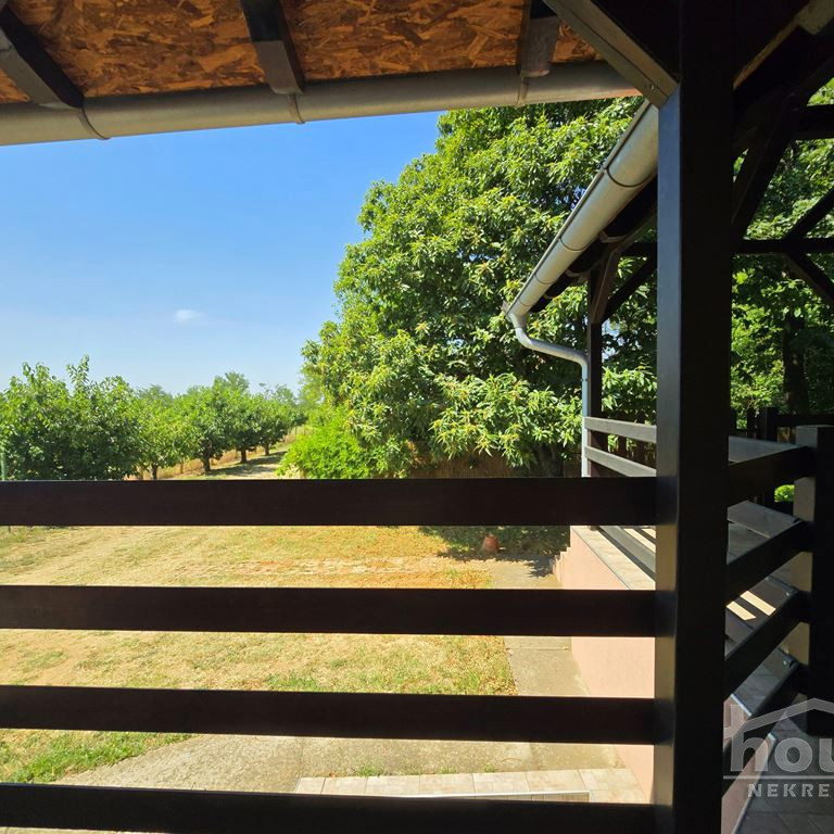 Kuća na prodaju, Banstol, Sremski Karlovci, 69m², 123.600 €
