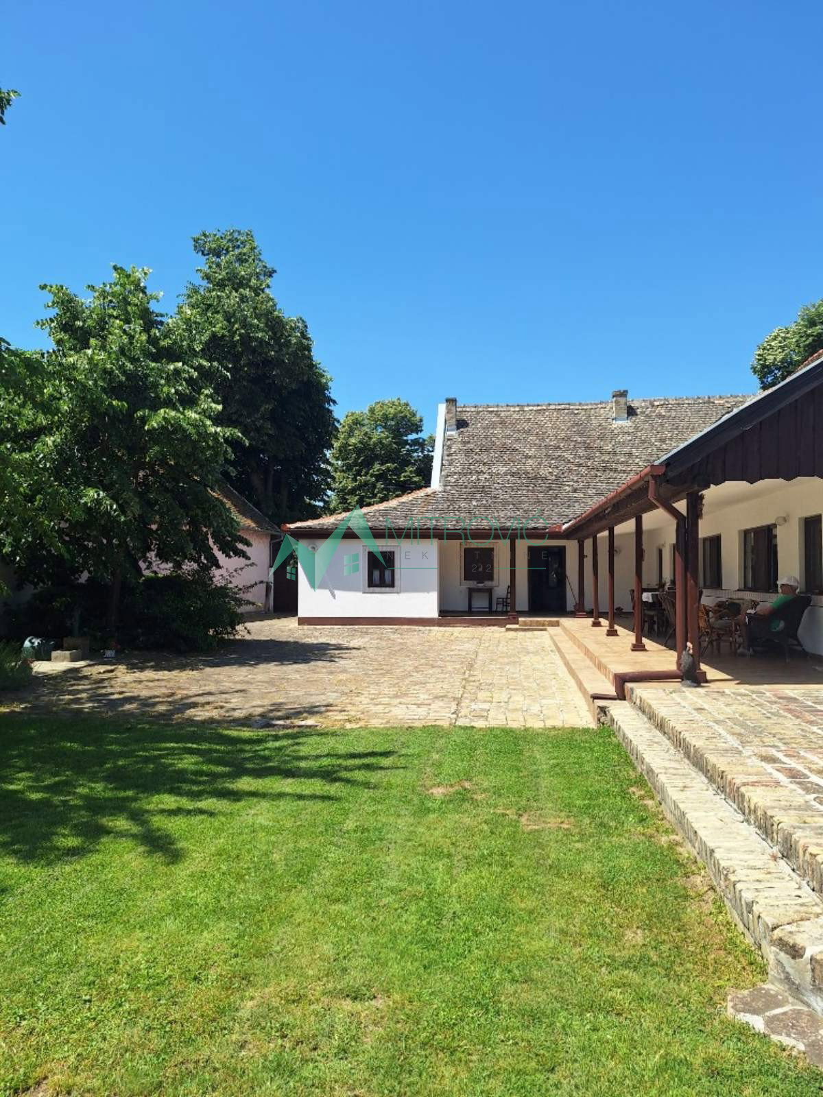 Kuća Prodaja Begeč  316 m2