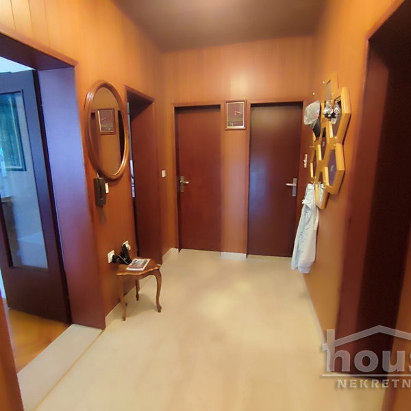 Kuća Prodaja Novi Sad  300 m2