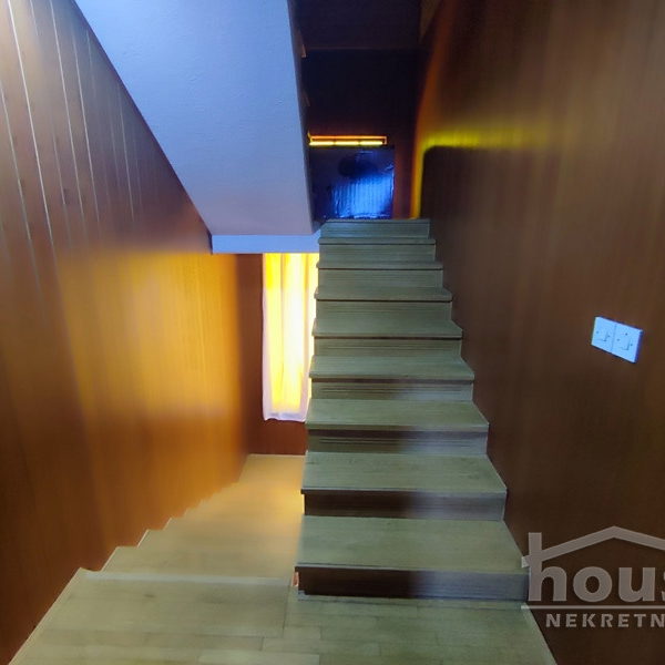 Kuća Prodaja Novi Sad  300 m2