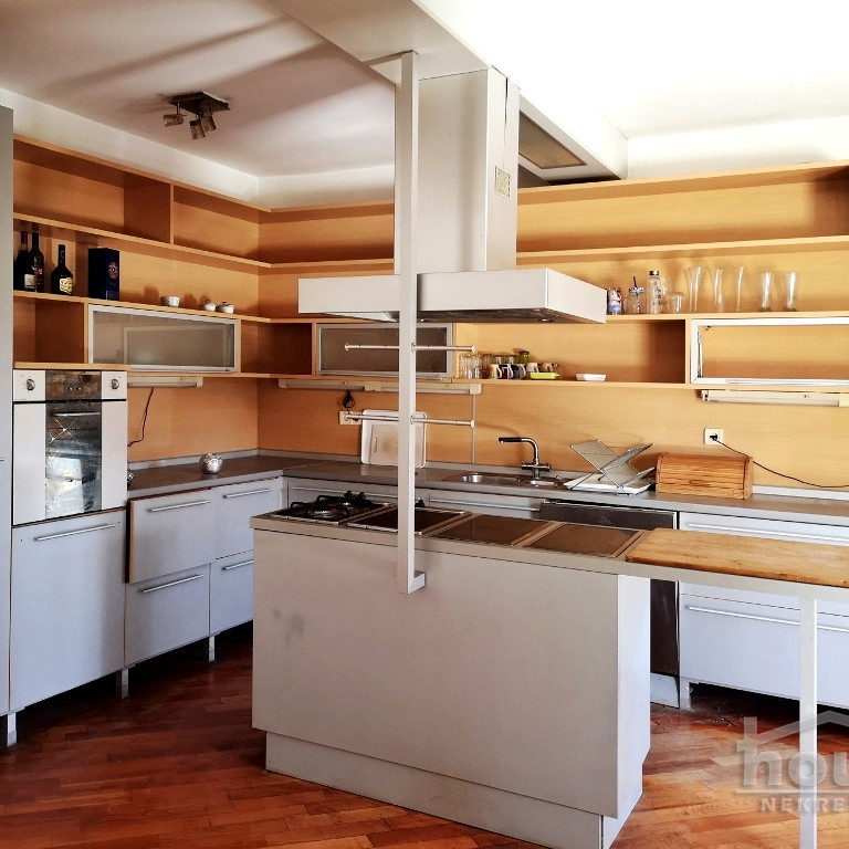 Kuća na prodaju, Tatarsko Brdo, Novi Sad, 449m², 465.000 €