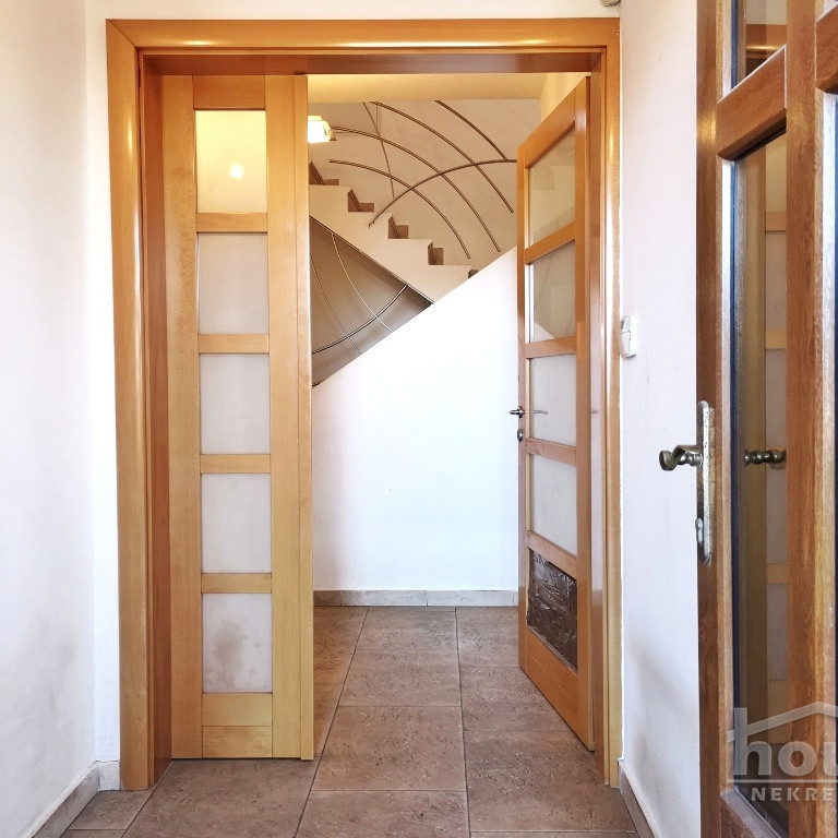 Kuća na prodaju, Tatarsko Brdo, Novi Sad, 449m², 465.000 €