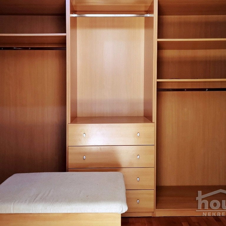 Kuća na prodaju, Tatarsko Brdo, Novi Sad, 449m², 465.000 €