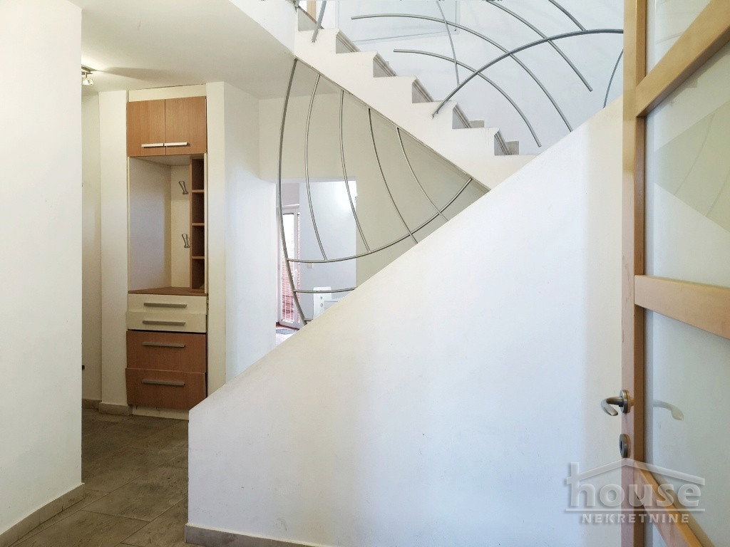 kuce-centar-3045893-opjhu Kuća na prodaju, Tatarsko Brdo, Novi Sad, 449m², 465.000 €