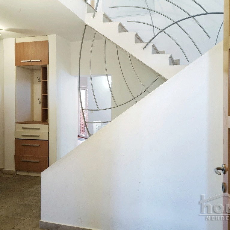 Kuća na prodaju, Tatarsko Brdo, Novi Sad, 449m², 465.000 €