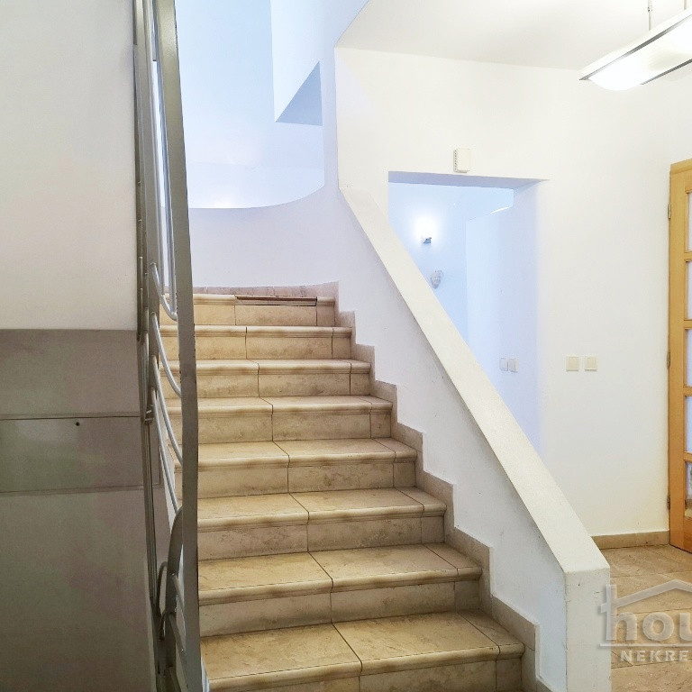 Kuća na prodaju, Tatarsko Brdo, Novi Sad, 449m², 465.000 €