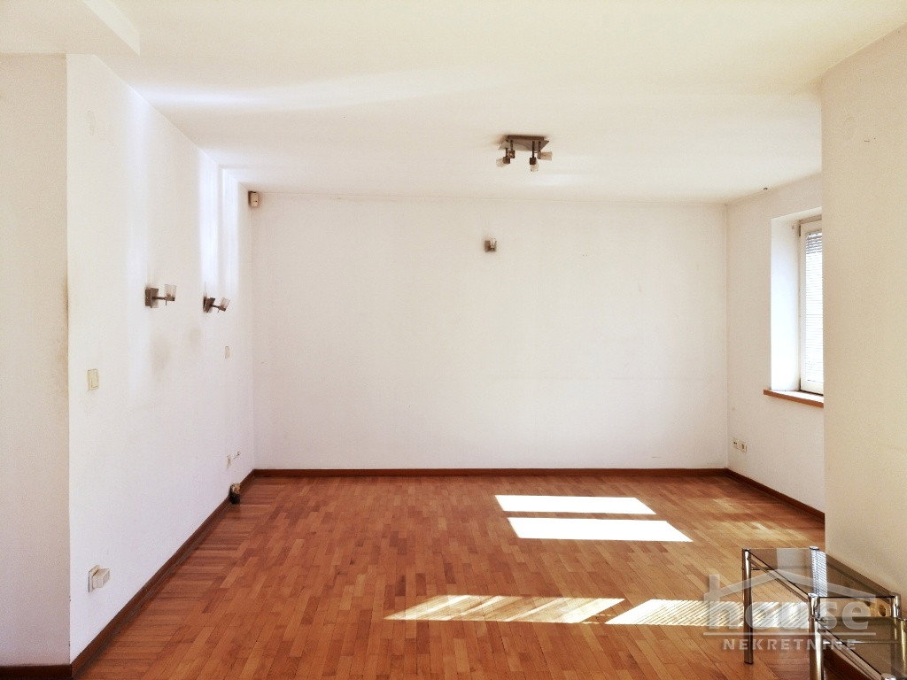 kuce-centar-3045893-ugdxi Kuća na prodaju, Tatarsko Brdo, Novi Sad, 449m², 465.000 €
