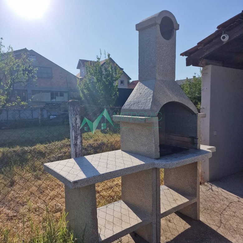 Kuća na prodaju, Futog, Novi Sad, 122m², 211.150 €