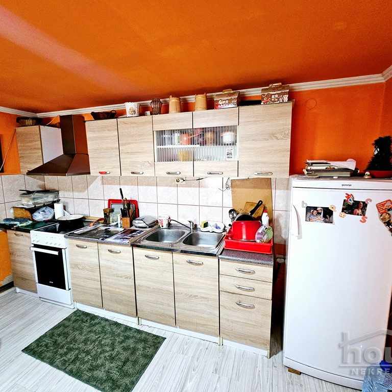 Kuća Prodaja Novi Sad  220 m2