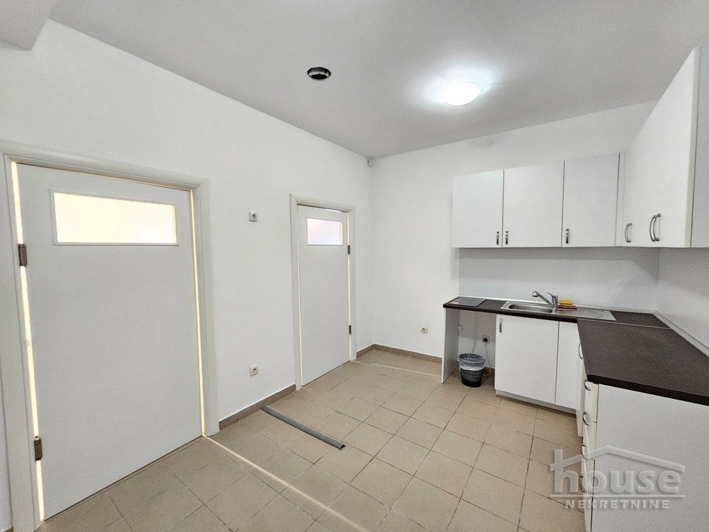 kuce-lipov-gaj-3046192-fxmss Kuća na prodaju, Lipov Gaj, Novi Sad, 970m², 950.000 €