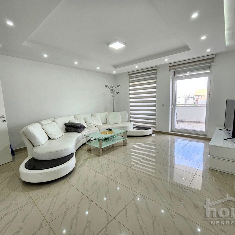 Kuća na prodaju, Lipov Gaj, Novi Sad, 970m², 950.000 €