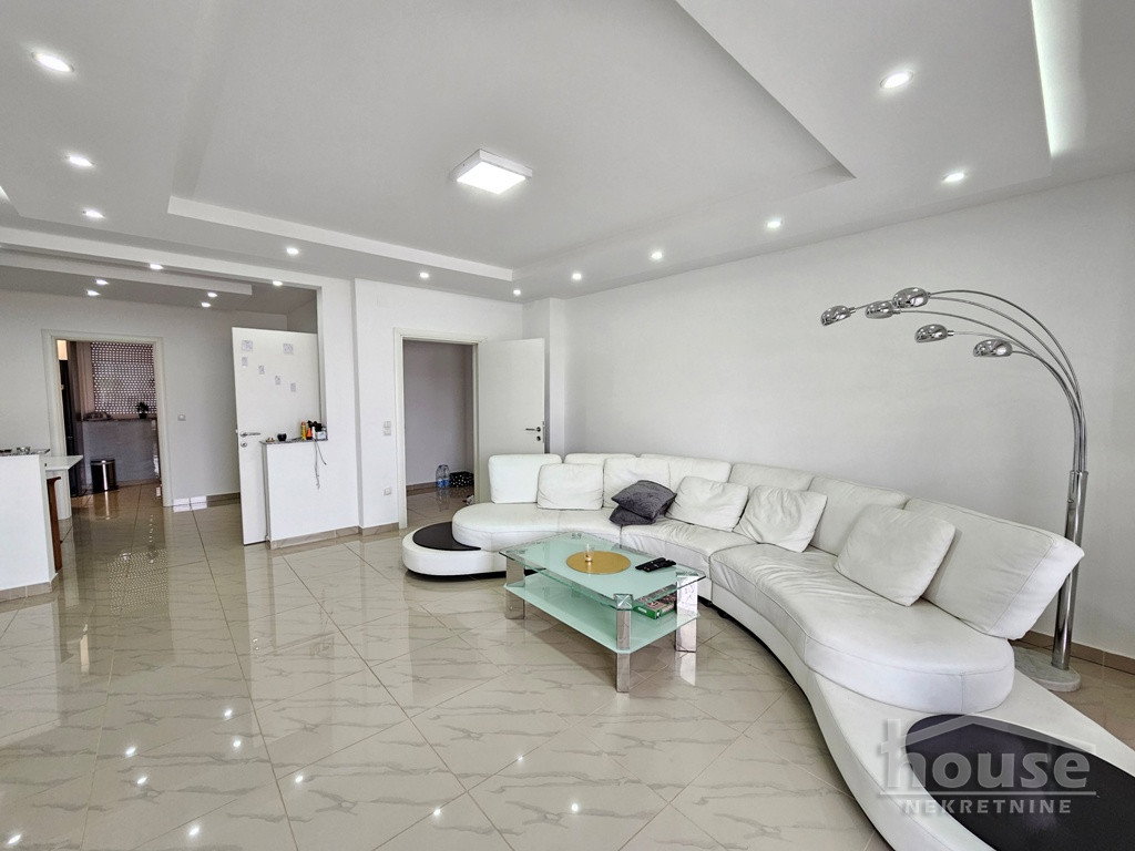 kuce-lipov-gaj-3046192-xbrn8 Kuća na prodaju, Lipov Gaj, Novi Sad, 970m², 950.000 €