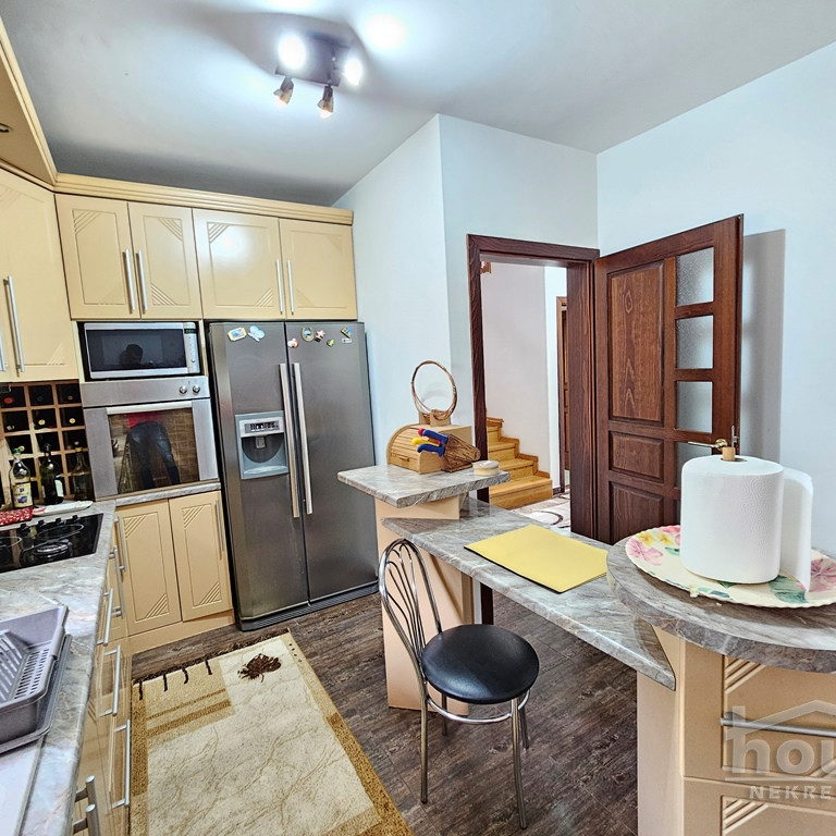 Kuća Prodaja Novi Sad  388 m2