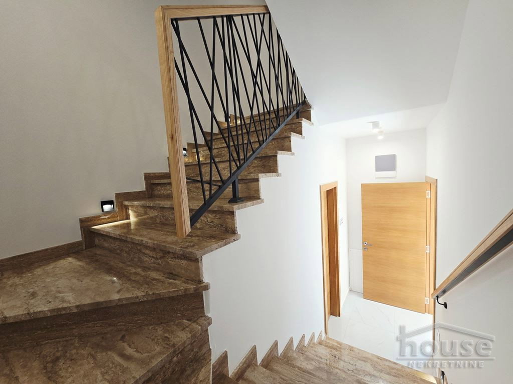 kuce-popovica-3091443-2s07p Kuća na prodaju, Popovica, Novi Sad, 181m², 2. sprat, 499.000 €