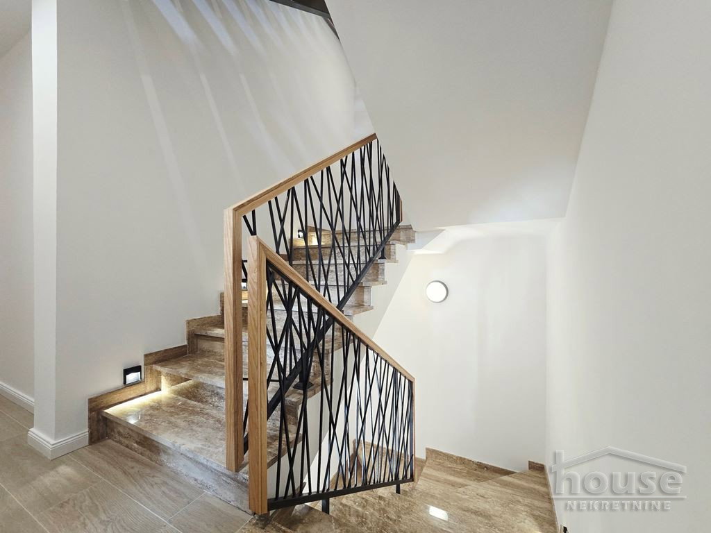 kuce-popovica-3091443-amsm8 Kuća na prodaju, Popovica, Novi Sad, 181m², 2. sprat, 499.000 €