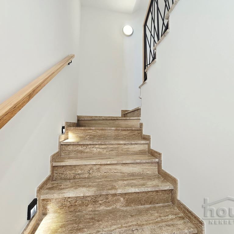 Kuća na prodaju, Popovica, Novi Sad, 181m², 2. sprat, 499.000 €