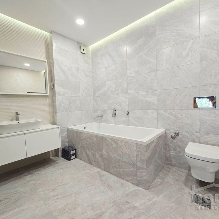 Kuća na prodaju, Popovica, Novi Sad, 181m², 2. sprat, 499.000 €