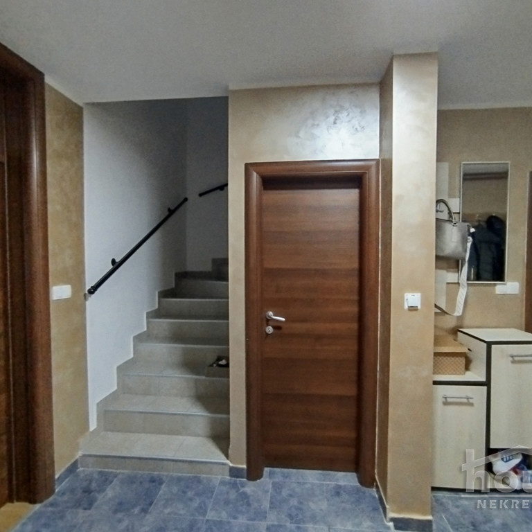 Kuća Prodaja Novi Sad  181 m2