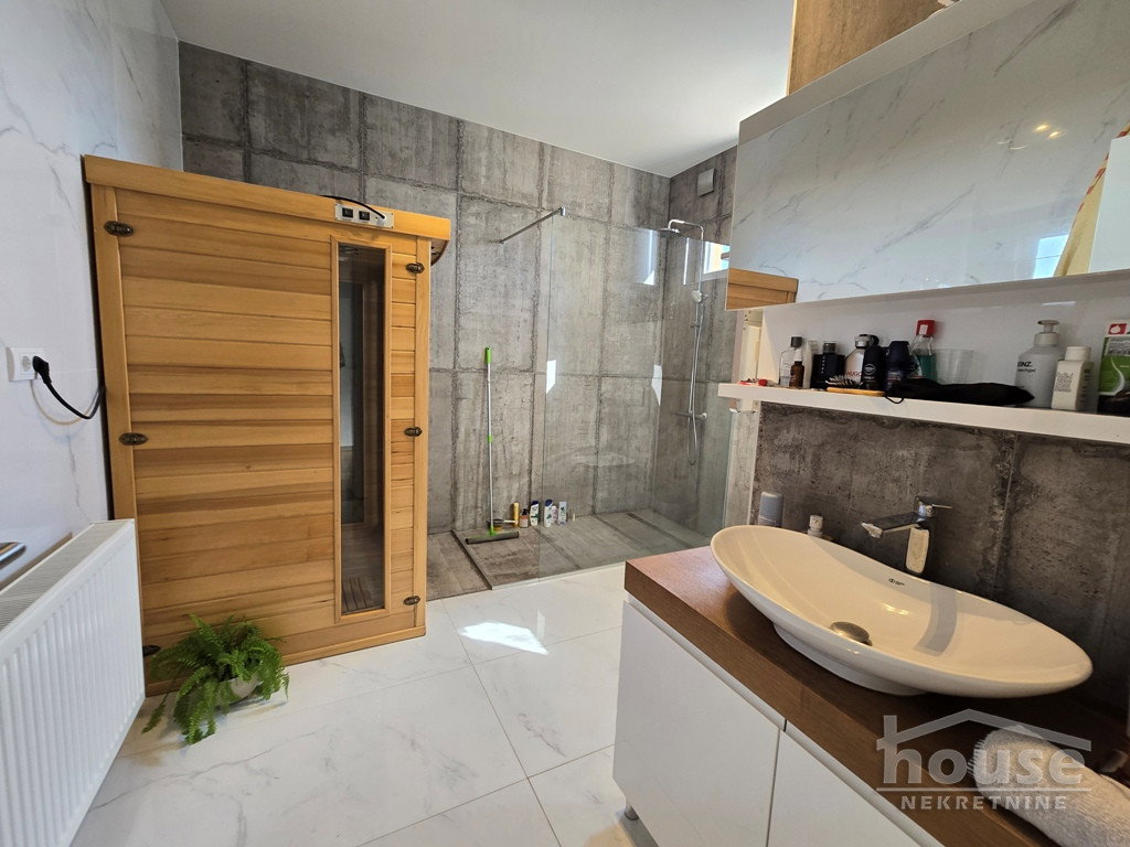 Kuća na prodaju, Salajka, Novi Sad, 266m², 350.000 €