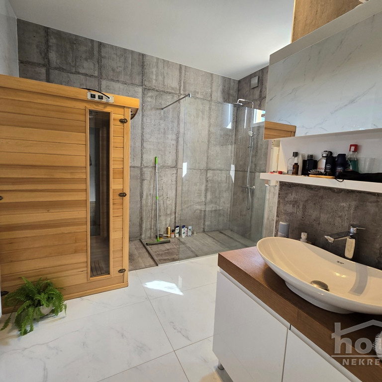 Kuća na prodaju, Salajka, Novi Sad, 266m², 350.000 €