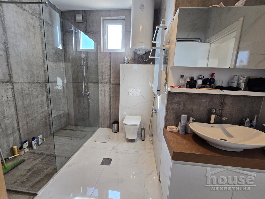 Kuća na prodaju, Salajka, Novi Sad, 266m², 350.000 €
