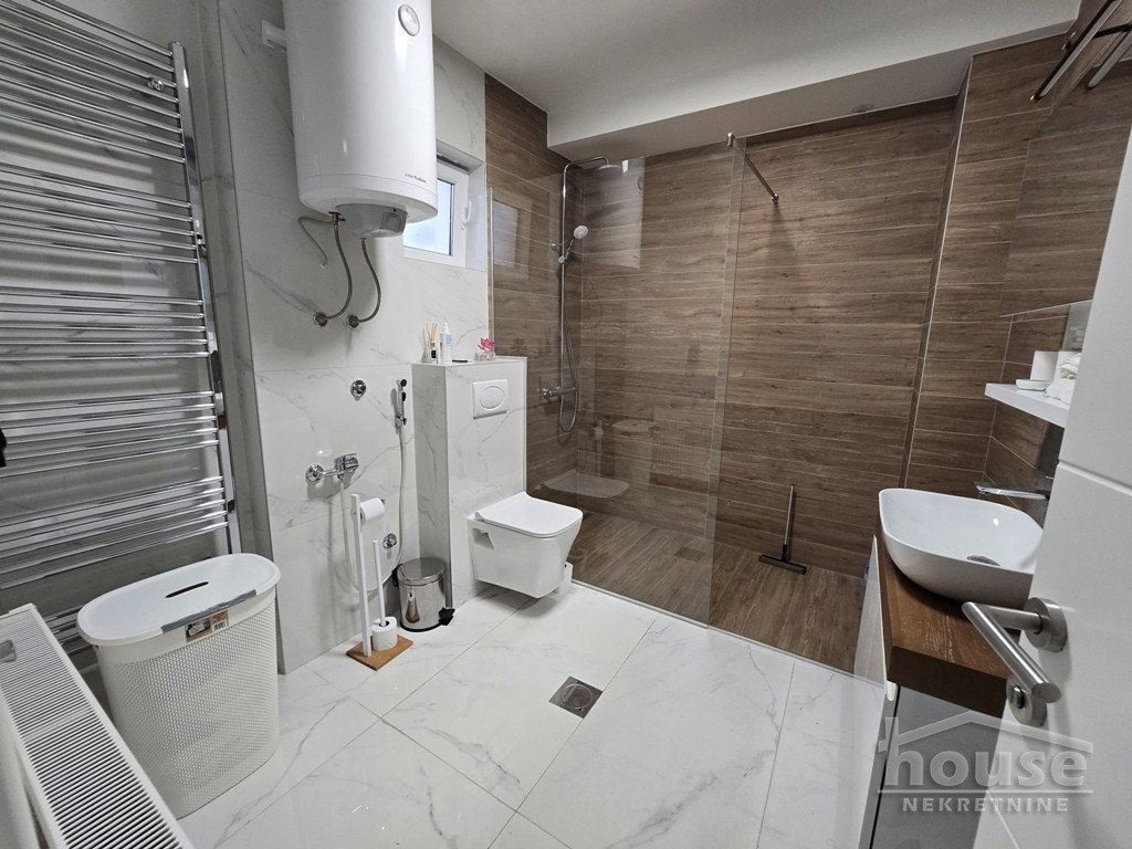 Kuća na prodaju, Salajka, Novi Sad, 266m², 350.000 €