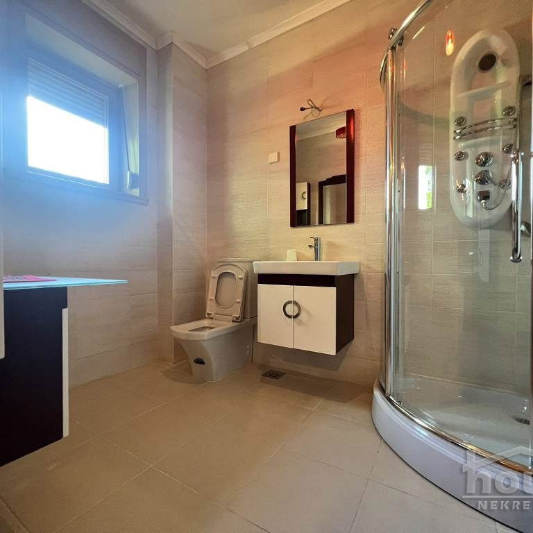 Kuća Prodaja Novi Sad  305 m2