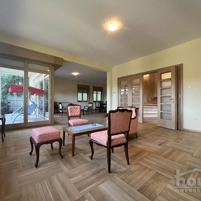 Kuća Prodaja Novi Sad  305 m2