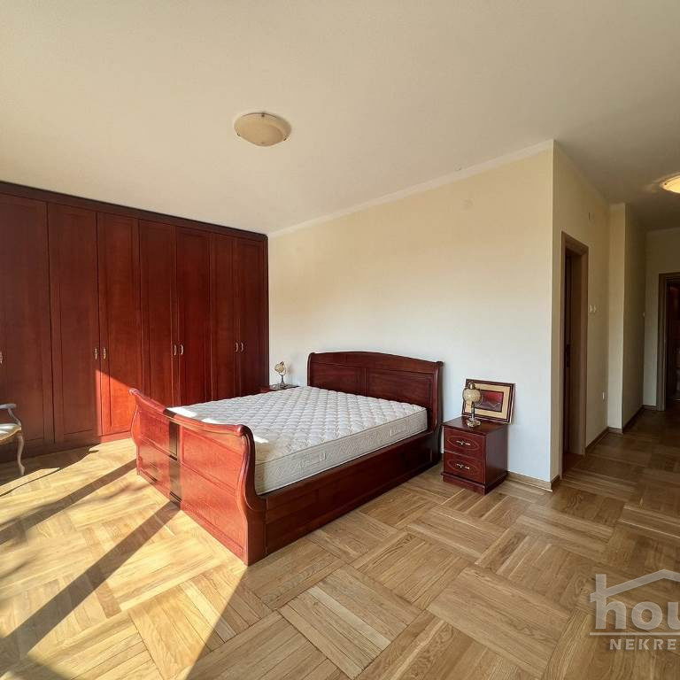 Kuća Prodaja Novi Sad  305 m2