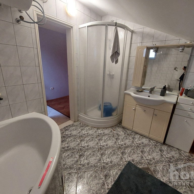 Kuća na prodaju, Sremska Kamenica, Novi Sad, 230m², Prizemlje, 226.000 €