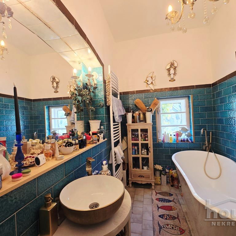 Kuća na prodaju, Sremski Karlovci, 200m², 800.000 €