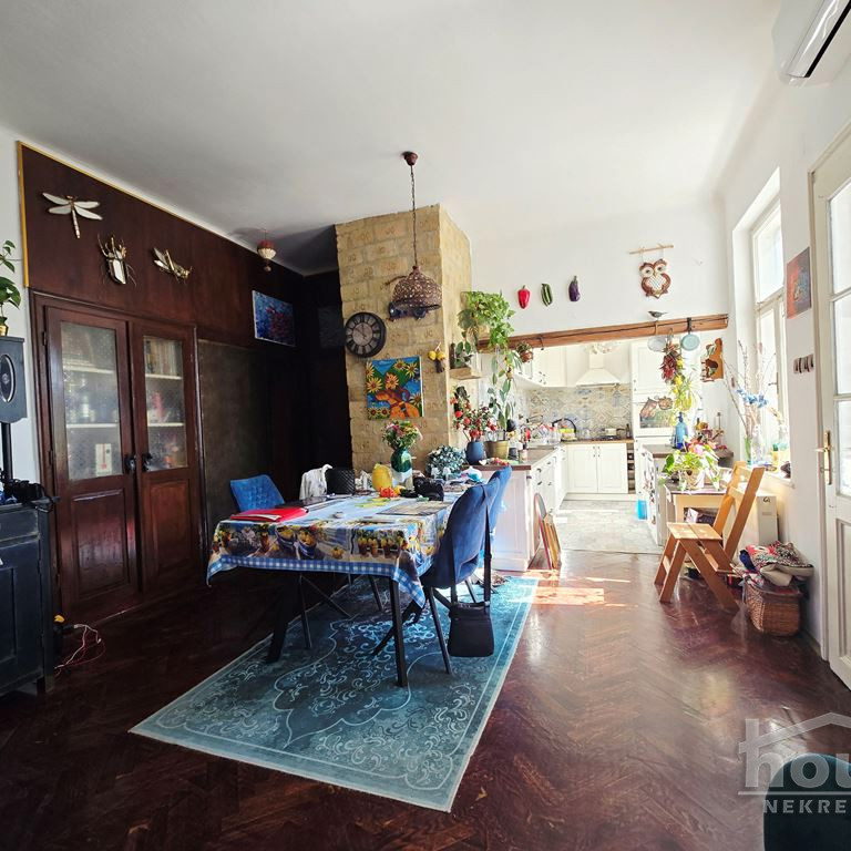 Kuća na prodaju, Sremski Karlovci, 200m², 800.000 €