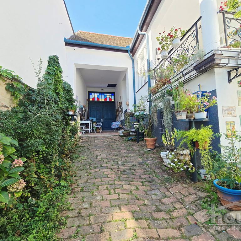 Kuća Prodaja Novi Sad  200 m2