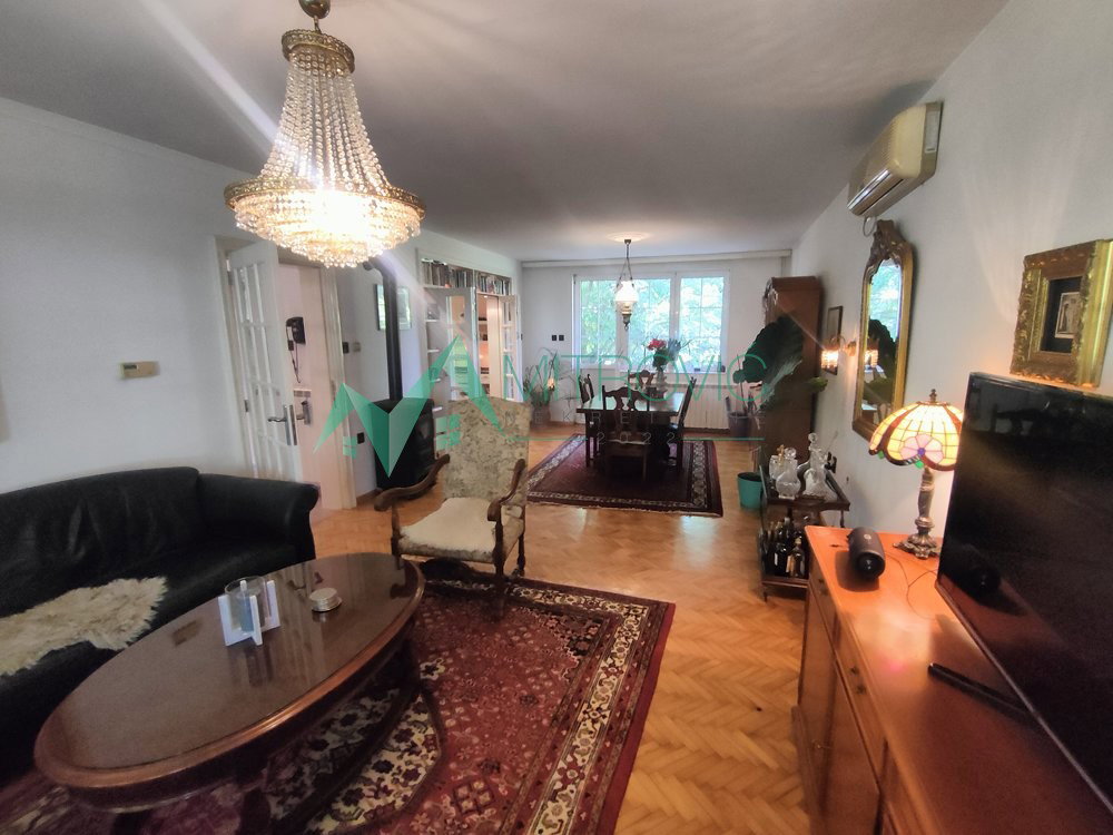 Kuća na prodaju, Stari Banovci, Stara Pazova, 260m², 360.500 €