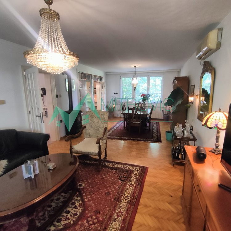 Kuća na prodaju, Stari Banovci, Stara Pazova, 260m², 360.500 €