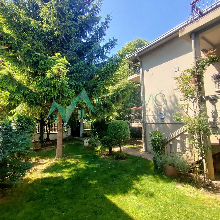 Kuća na prodaju, Stari Banovci, Stara Pazova, 260m², 360.500 €