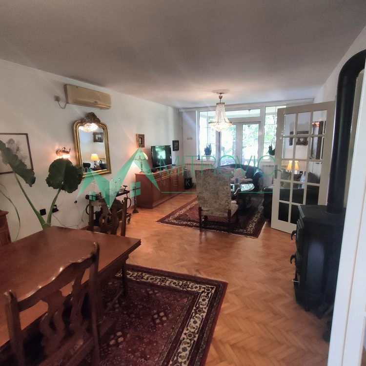 Kuća na prodaju, Stari Banovci, Stara Pazova, 260m², 360.500 €