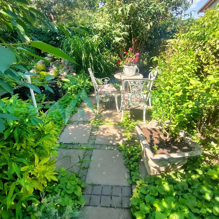 Kuća na prodaju, Stari Banovci, Stara Pazova, 260m², 360.500 €