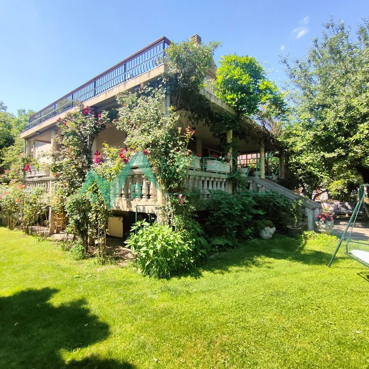 Kuća na prodaju, Stari Banovci, Stara Pazova, 260m², 360.500 €
