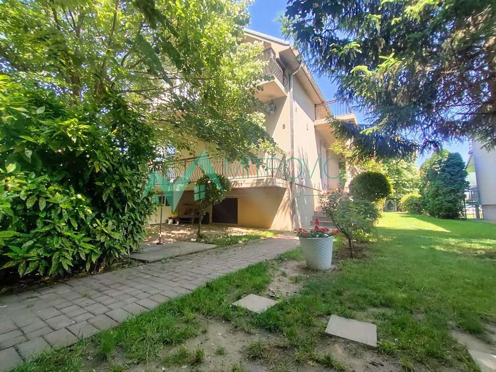 Kuća na prodaju, Stari Banovci, Stara Pazova, 260m², 360.500 €