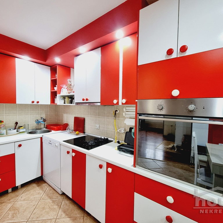 Kuća na prodaju, Ledinci, Novi Sad, 180m², 226.600 €