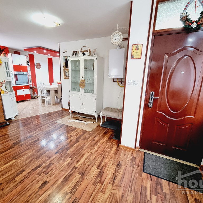 Kuća Prodaja Novi Sad  180 m2