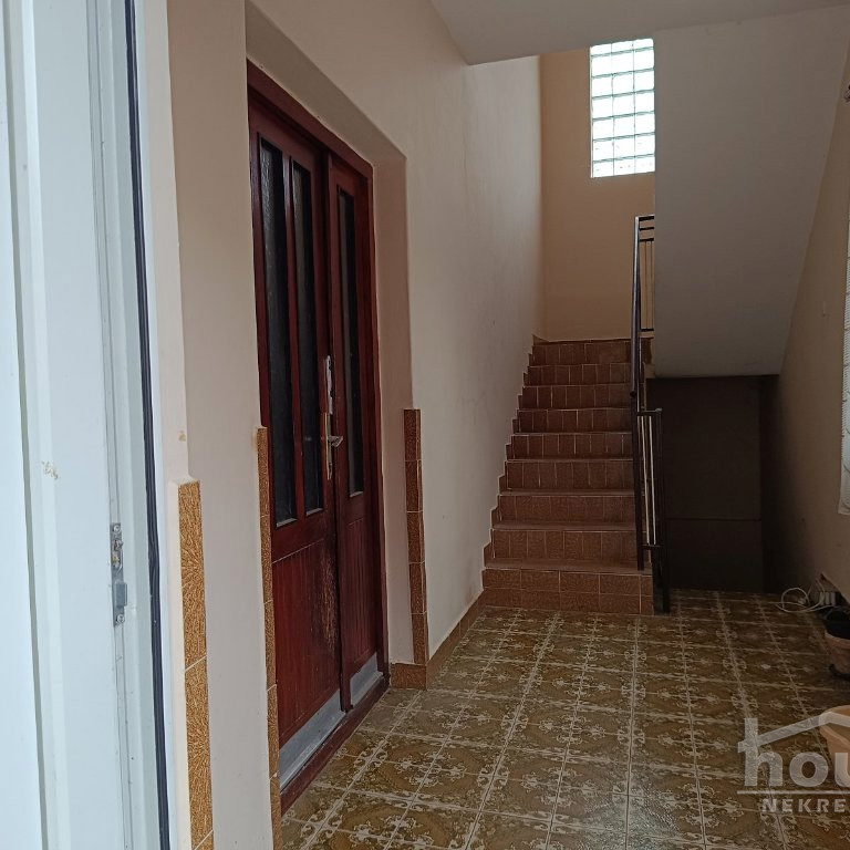 Kuća Prodaja Novi Sad  220 m2