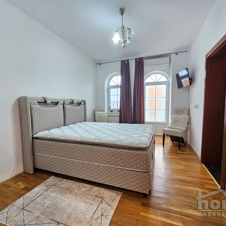 Kuća na prodaju, Tatarsko Brdo, Novi Sad, 338m², 1. sprat, 700.000 €