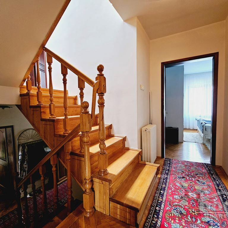 Kuća na prodaju, Tatarsko Brdo, Novi Sad, 210m², 1. sprat, 470.000 €